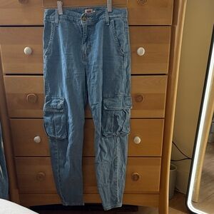 Levi’s Cargo Jeans